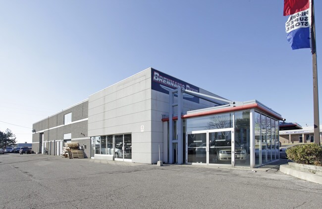 Plus de détails pour 8046 Dixie Rd, Brampton, ON - Commerce de détail à louer