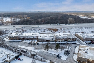 28045 N Ashley Cir, Libertyville, IL - Aerial  map view