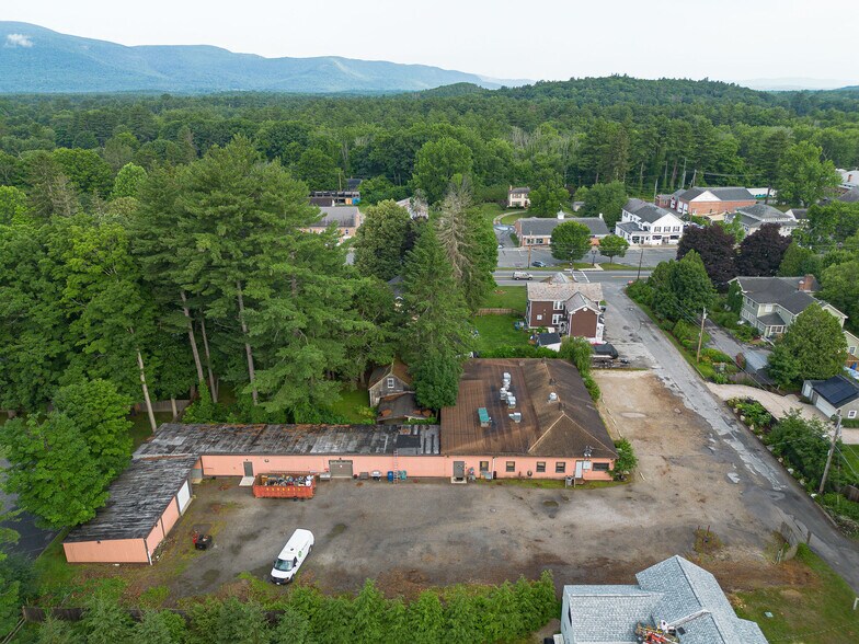 18 Elm Ct, Sheffield, MA à vendre - Photo du bâtiment - Image 1 de 15