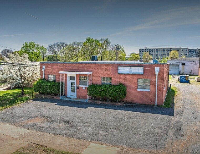 212 Greystone Rd, Charlotte, NC à louer - Photo du bâtiment - Image 1 de 4