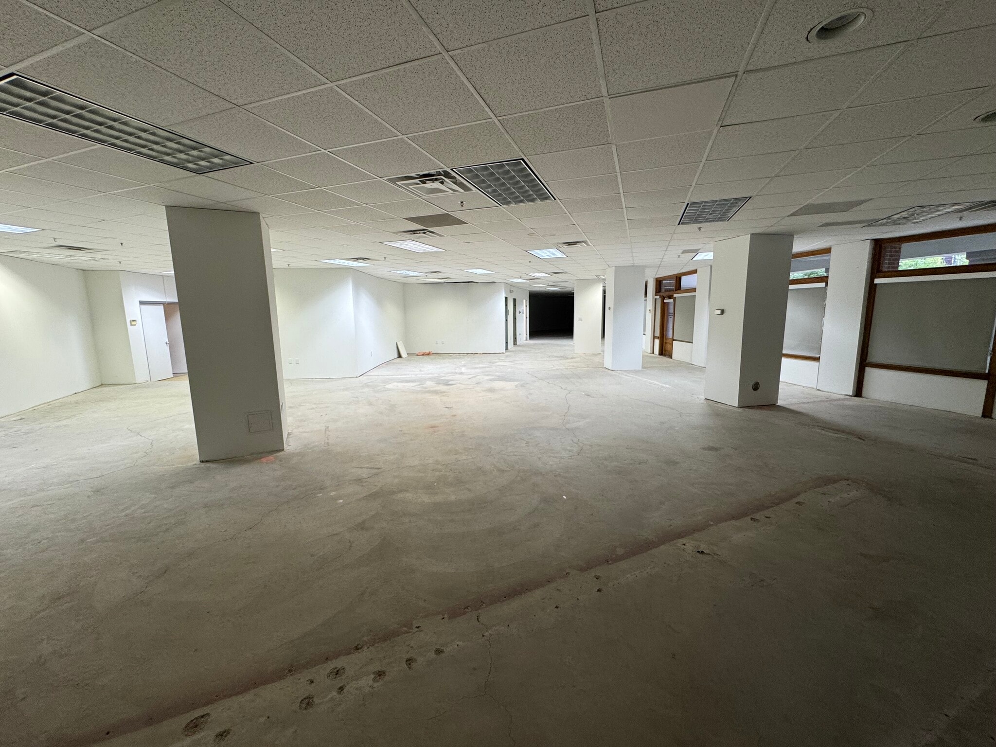 631 S 3rd St, Louisville, KY à louer Photo intérieure- Image 1 de 6