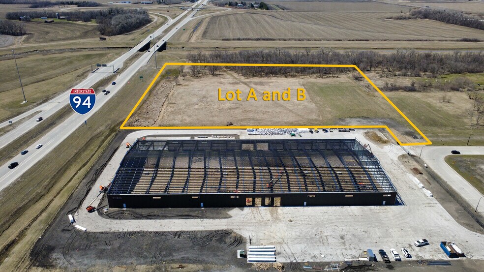 2651 4th NW Ave, West Fargo, ND à vendre - Photo du bâtiment - Image 2 de 7
