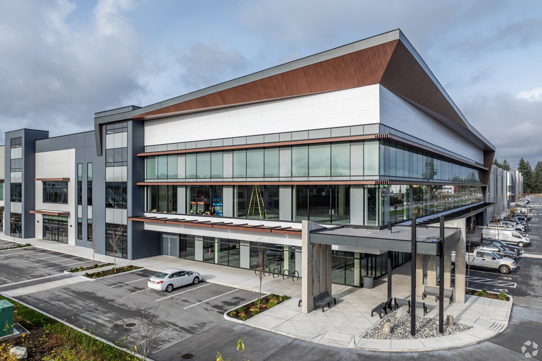 19125 28 Av, Surrey, BC for sale Primary Photo- Image 1 of 1