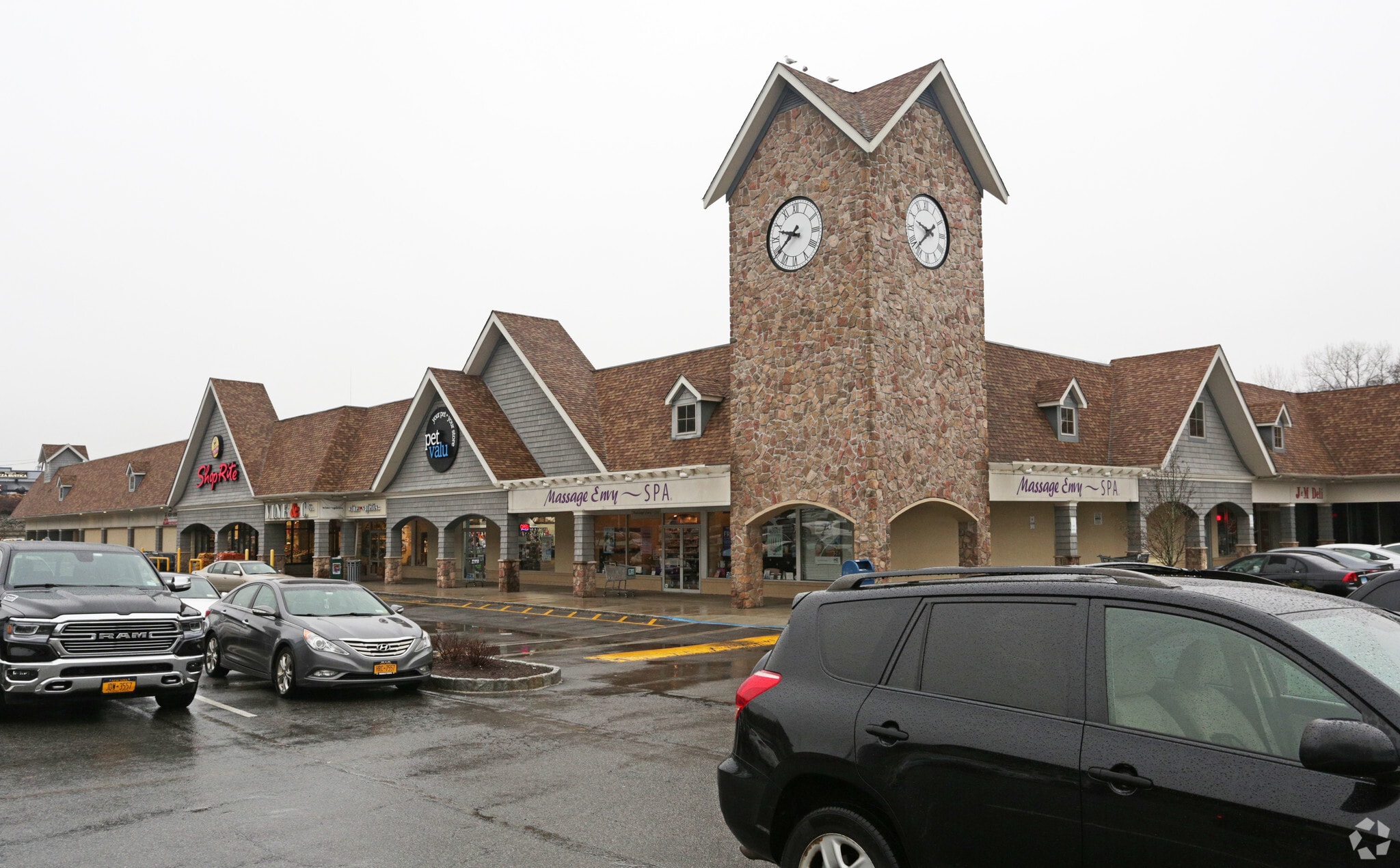 711-747 Bedford Rd, Bedford Hills, NY for lease Primary Photo- Image 1 of 7