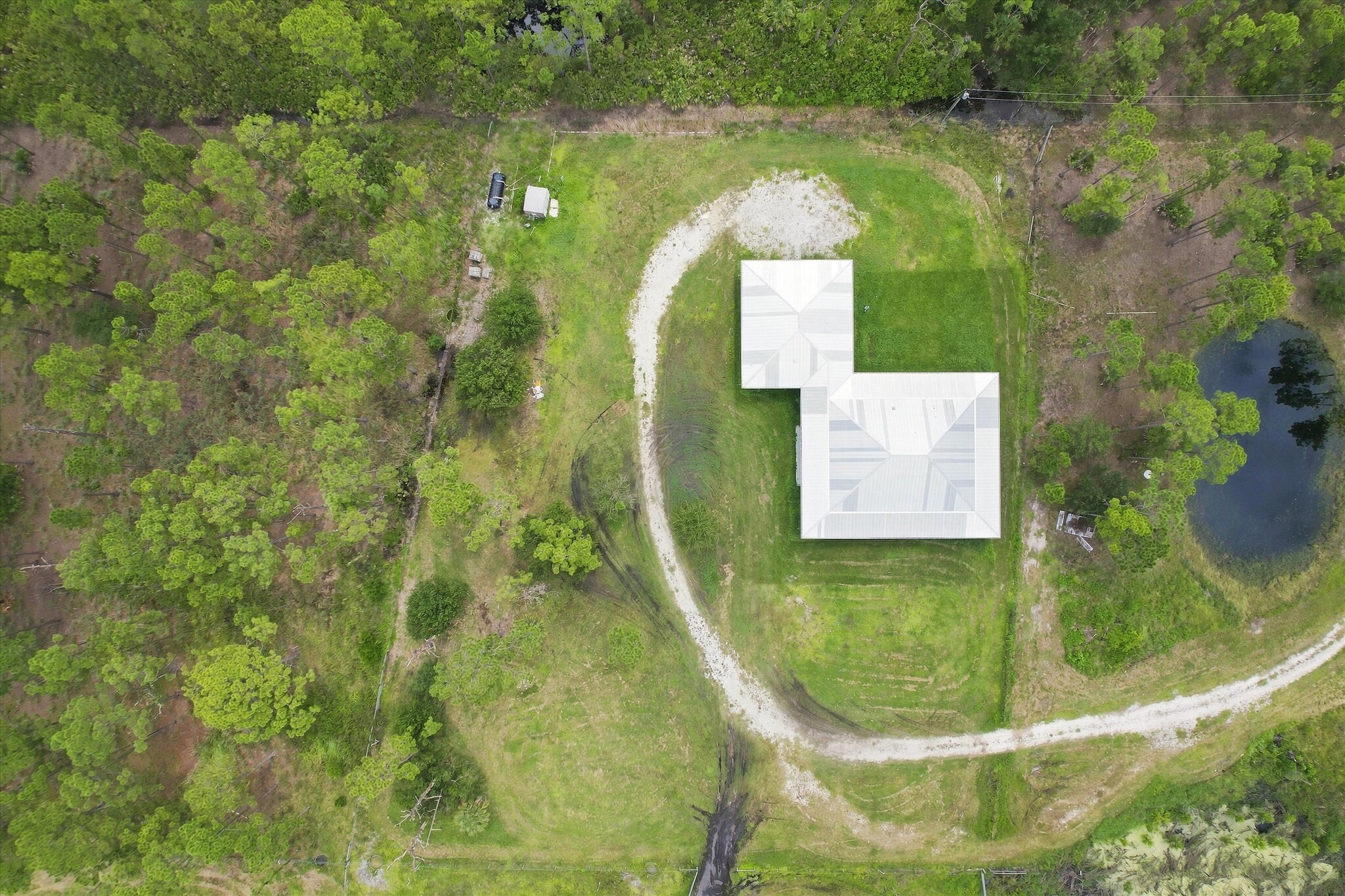 8146 Tropicaire Blvd, North Port, FL for sale Primary Photo- Image 1 of 13