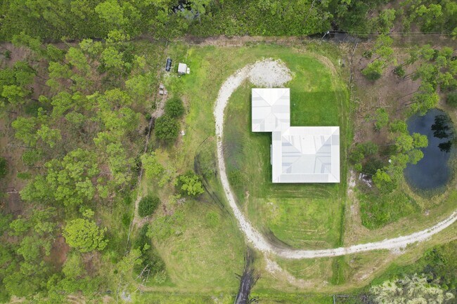 More details for 8146 Tropicaire Blvd, North Port, FL - Specialty for Sale