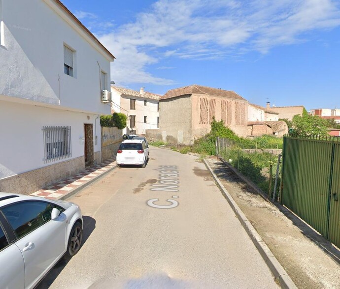 Calle Chirichi, 1-1, Vegas del Genil, Granada à vendre - Photo du bâtiment - Image 3 de 3