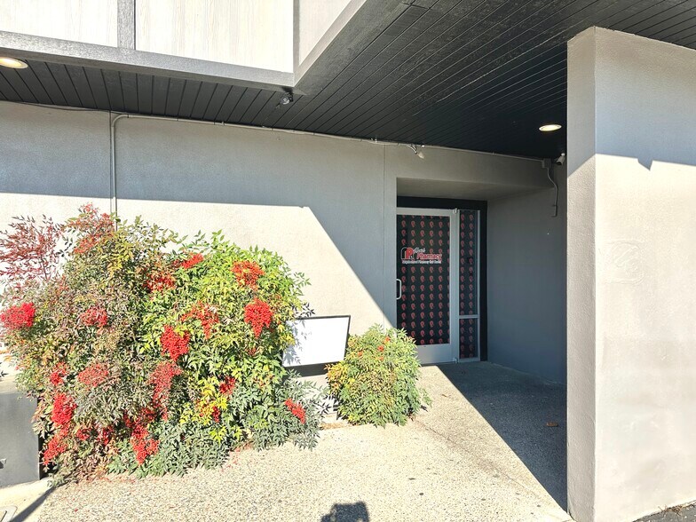 4979 Olivehurst Ave, Olivehurst, CA à vendre - Photo du bâtiment - Image 2 de 44