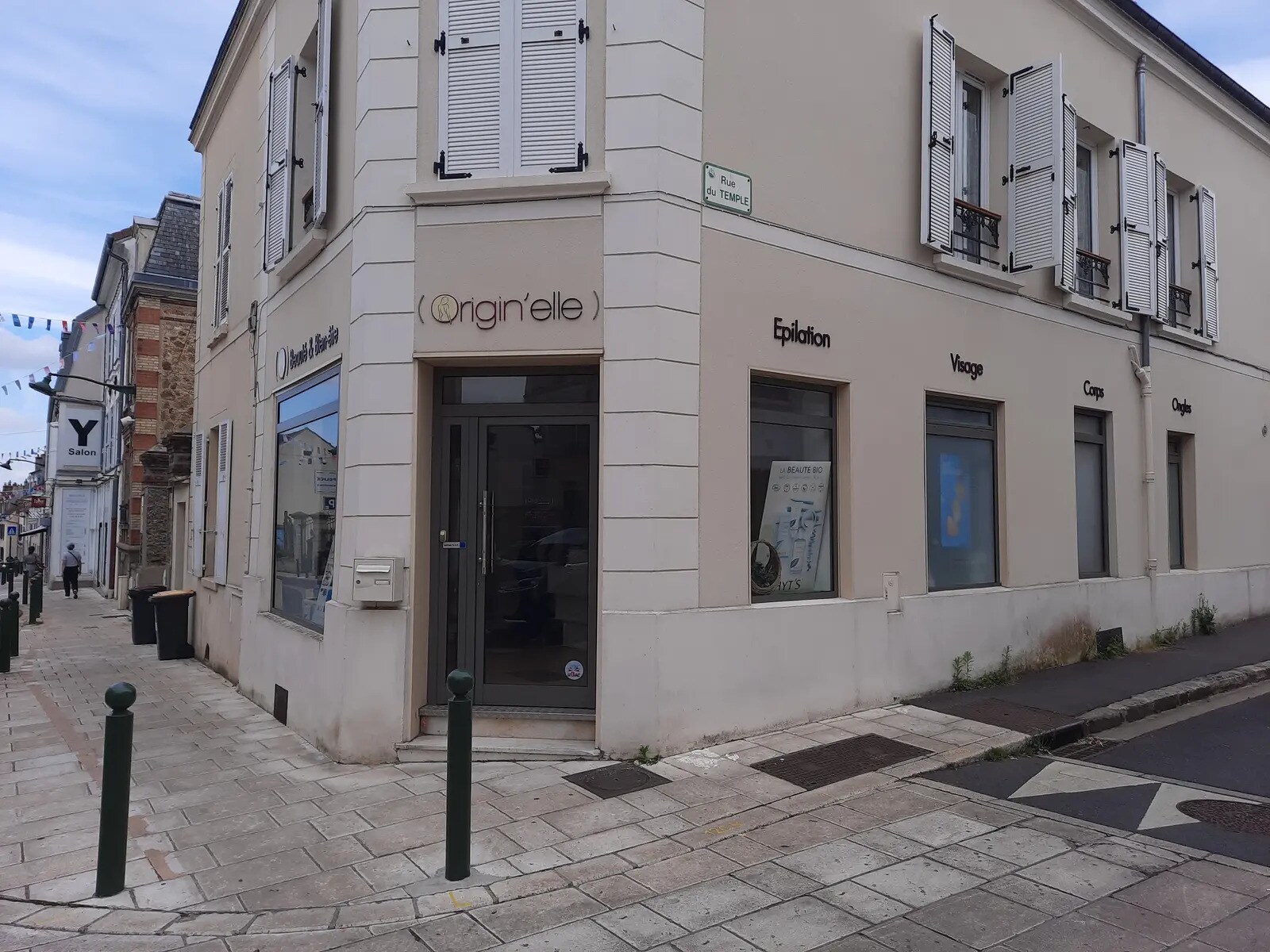 Retail in Boissy-Saint-Léger for lease Building Photo- Image 1 of 2