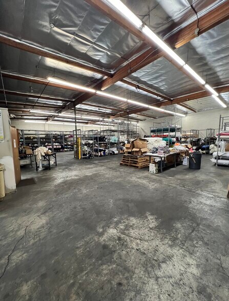 1415 Newton St, Los Angeles, CA à louer - Photo du bâtiment - Image 3 de 9