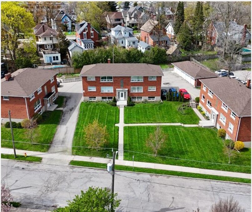 275-279 Herbert St, Waterloo, ON à vendre Photo principale- Image 1 de 1