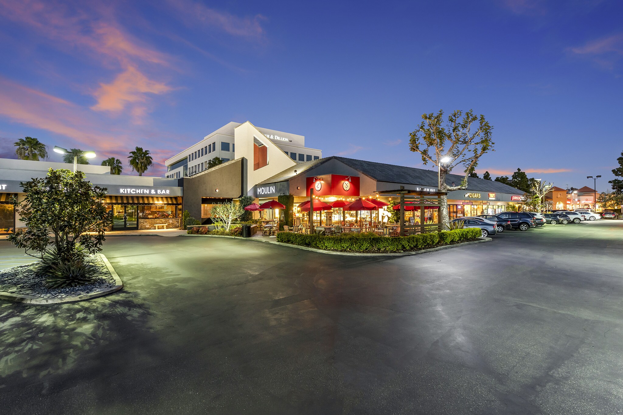 1000 Bristol St N, Newport Beach, CA à louer Photo du bâtiment- Image 1 de 5