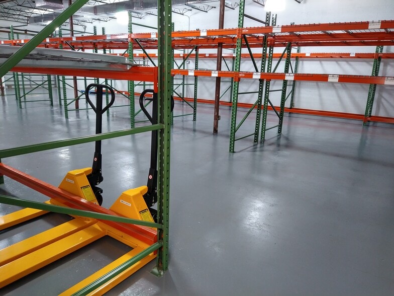 3501 NW 10th Ave, Fort Lauderdale, FL for lease - Interior Photo - Image 2 of 12