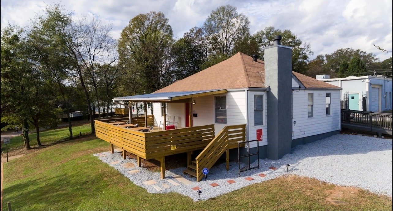 318 Patterson Ave, Scottdale, GA for sale Primary Photo- Image 1 of 8