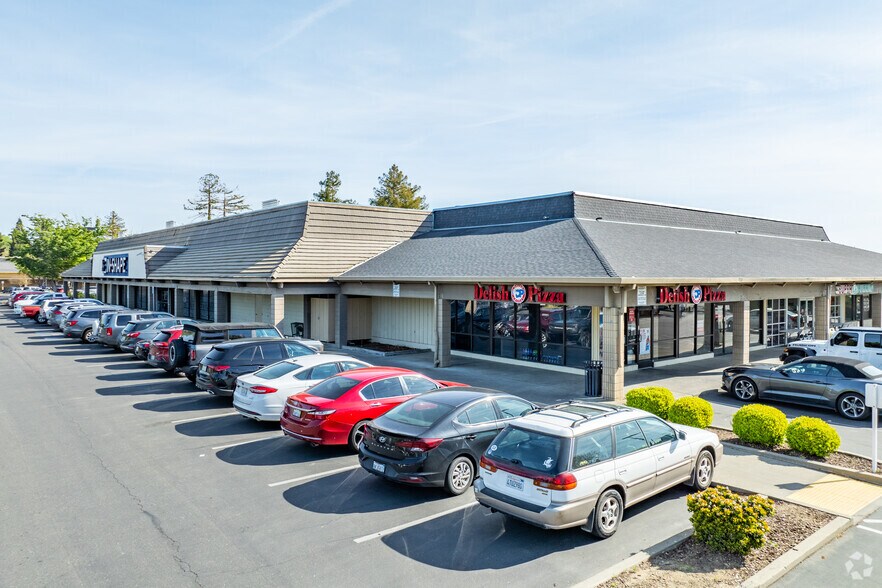 215-285 California St, Woodland, CA for lease - Primary Photo - Image 1 of 6