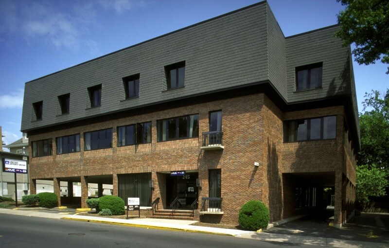 245 Main St, Ridgefield Park, NJ à louer Photo du bâtiment- Image 1 de 21