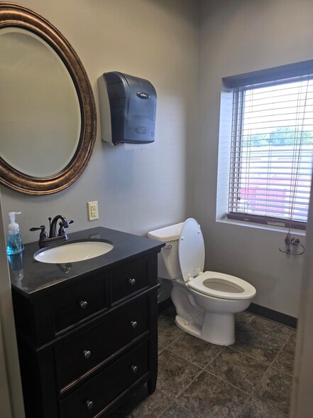 8700-8712 Counts Massie Rd, Maumelle, AR for lease - Building Photo - Image 3 of 23