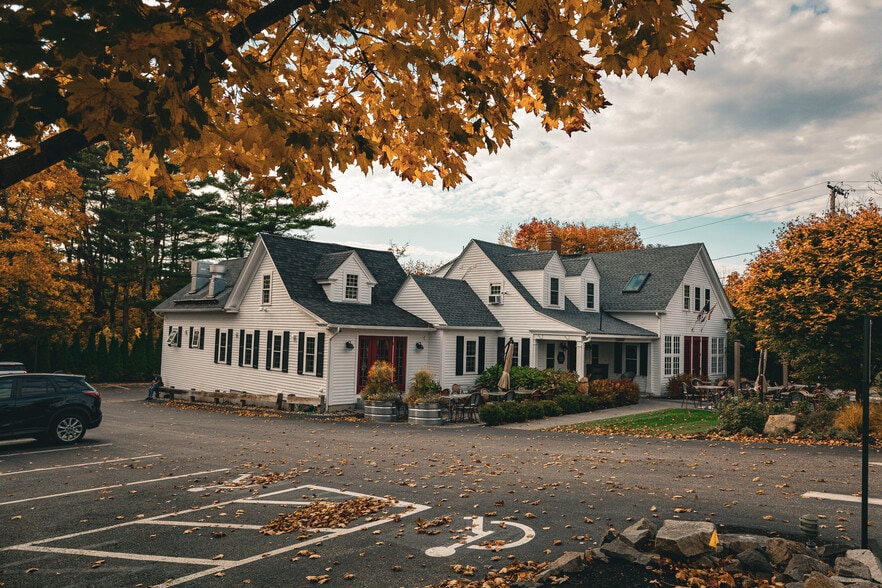 262 Shore Rd, Ogunquit, ME for sale - Building Photo - Image 2 of 27