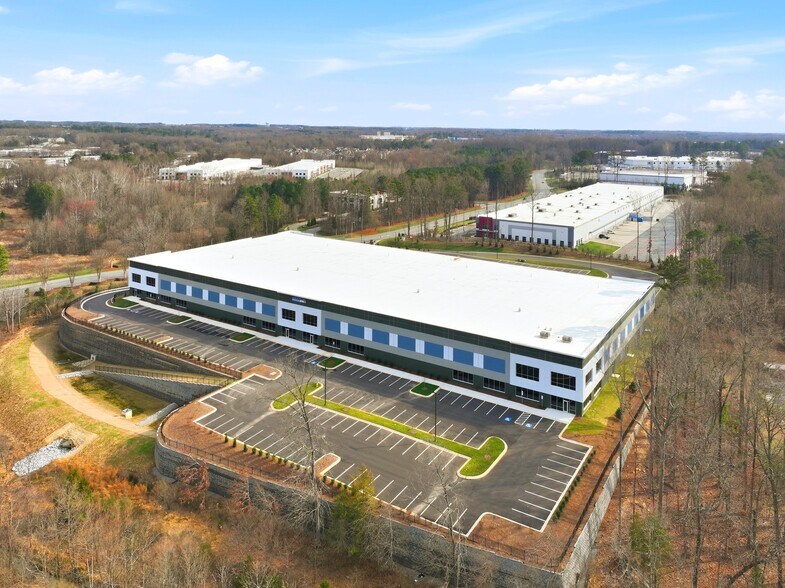 13601 E Reese Blvd, Huntersville, NC à vendre - Photo du bâtiment - Image 2 de 2