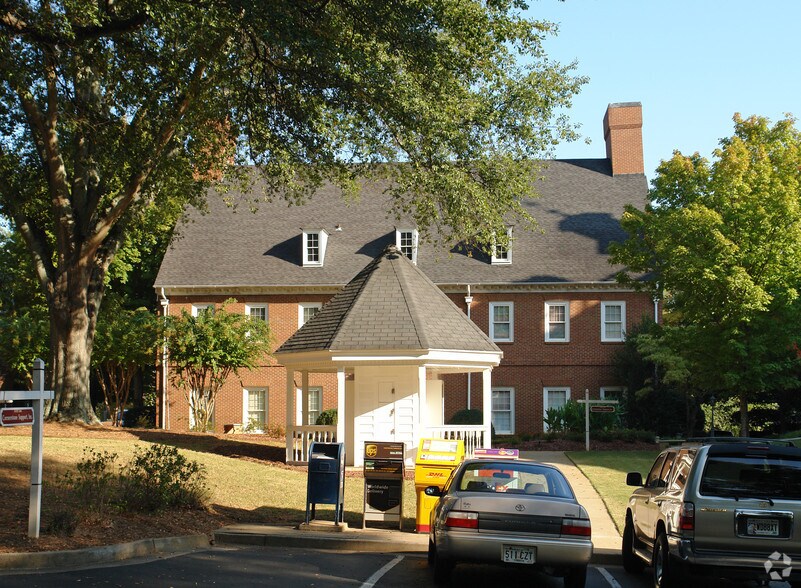 11099 Houze Rd, Roswell, GA à louer - Photo du bâtiment - Image 3 de 6