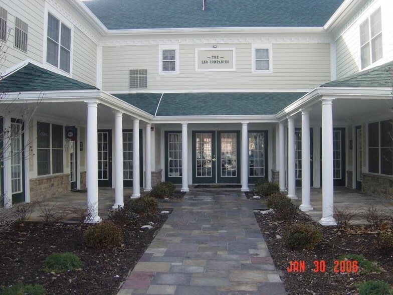 101 Main St, Sparta, NJ à vendre - Photo du bâtiment - Image 2 de 4