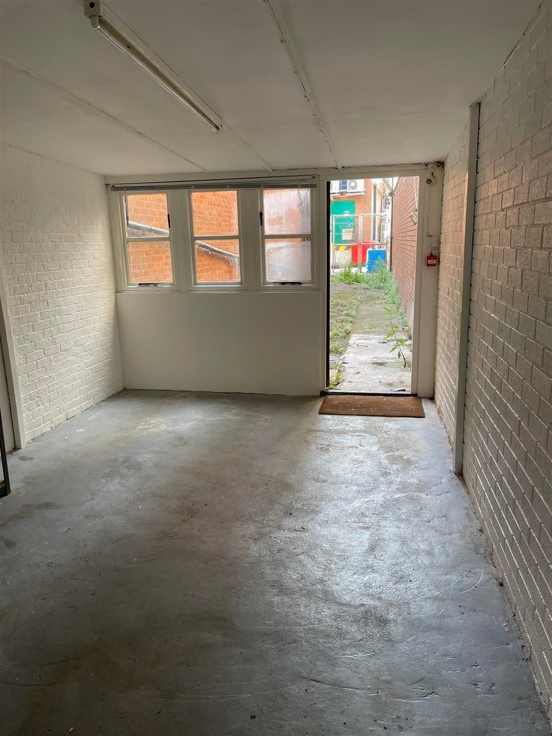 1a High St, Chippenham for lease Interior Photo- Image 1 of 1