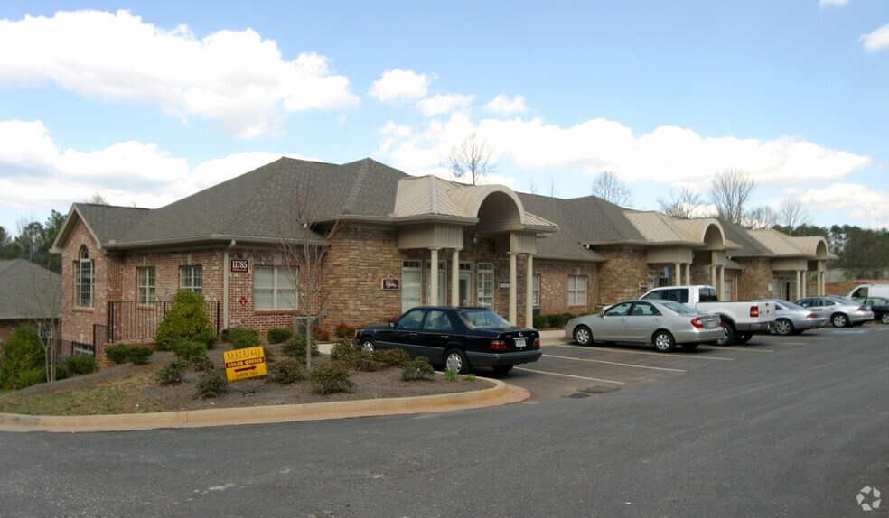 11785 Northfall Ln, Alpharetta, GA à vendre - Photo du bâtiment - Image 2 de 53