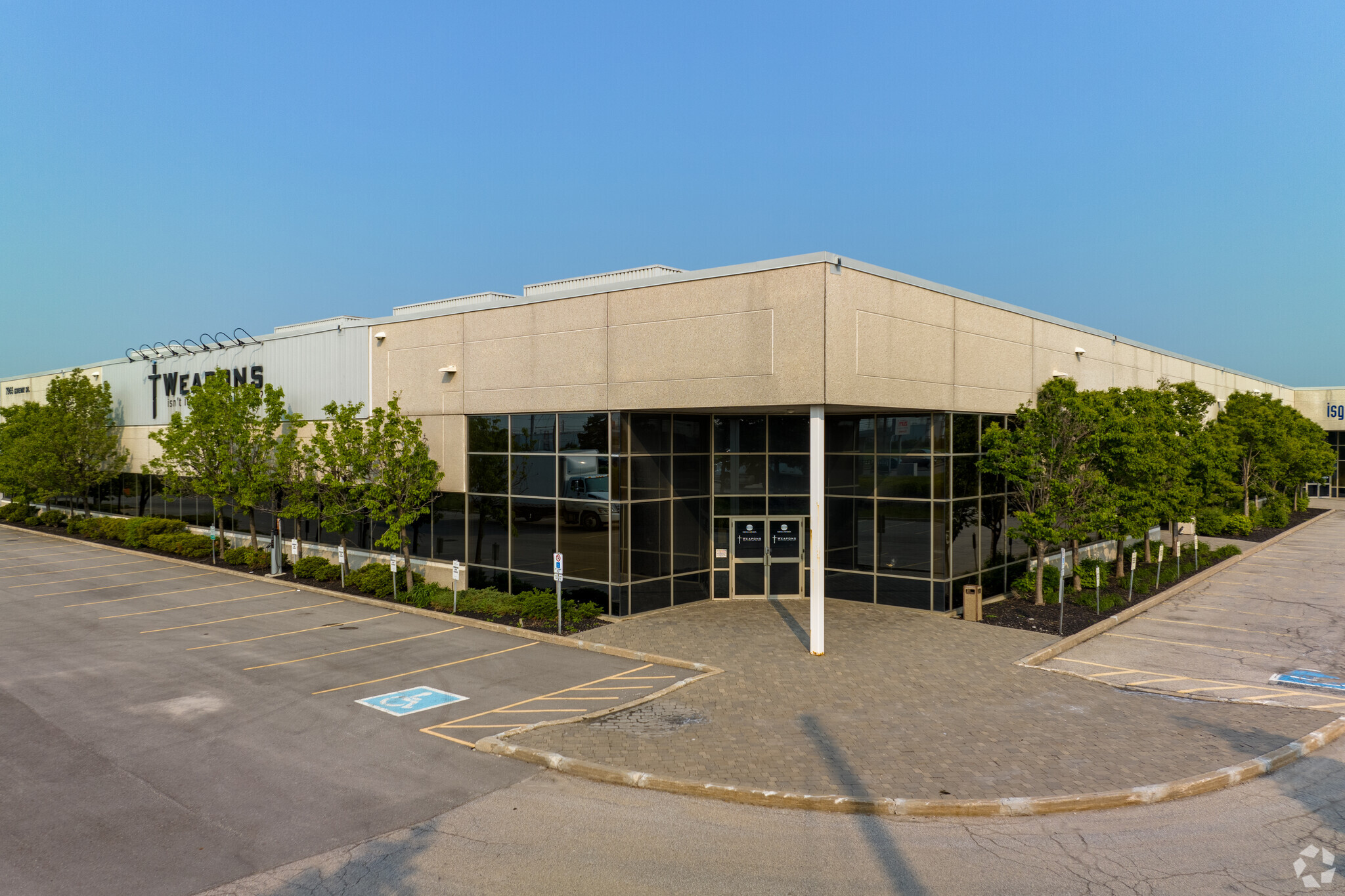 7965 Goreway Dr, Brampton, ON for lease Building Photo- Image 1 of 2