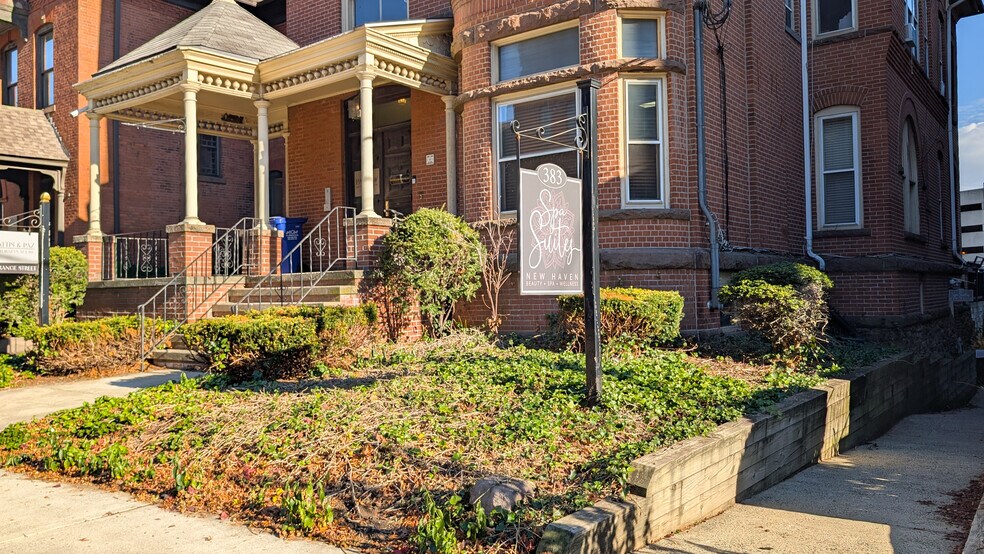 383 Orange St, New Haven, CT à louer - Photo du bâtiment - Image 3 de 25