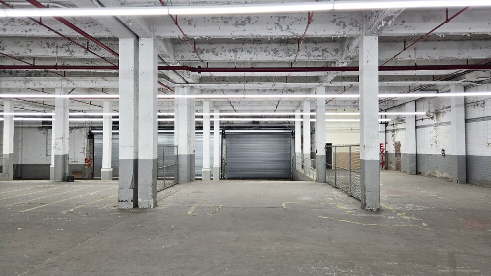 4312 Second Ave, Brooklyn, NY à louer - Photo du bâtiment - Image 3 de 6