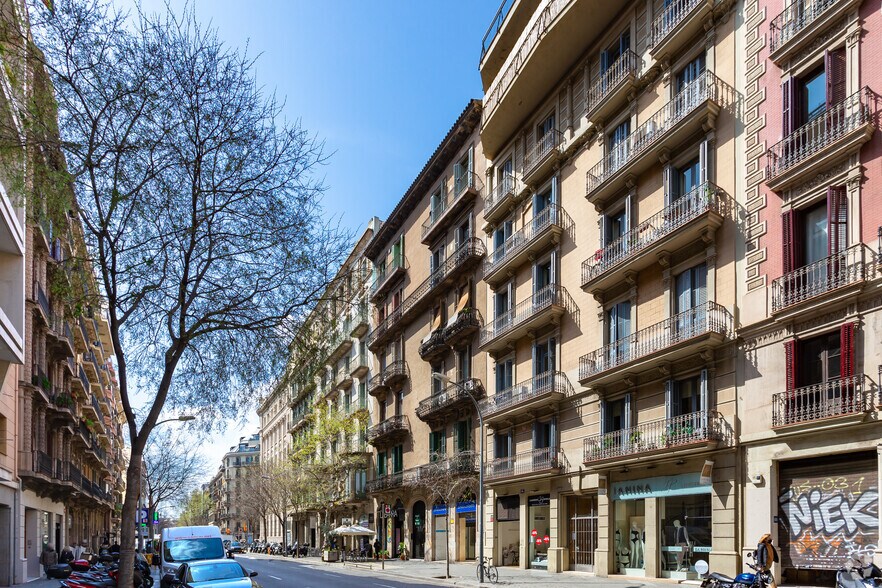 Carrer del Rosselló, 231, Barcelone, Barcelona à louer - Photo du bâtiment - Image 3 de 5