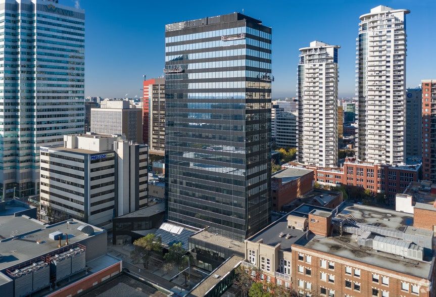 10130 103 St NW, Edmonton, AB à louer - Photo du bâtiment - Image 2 de 13