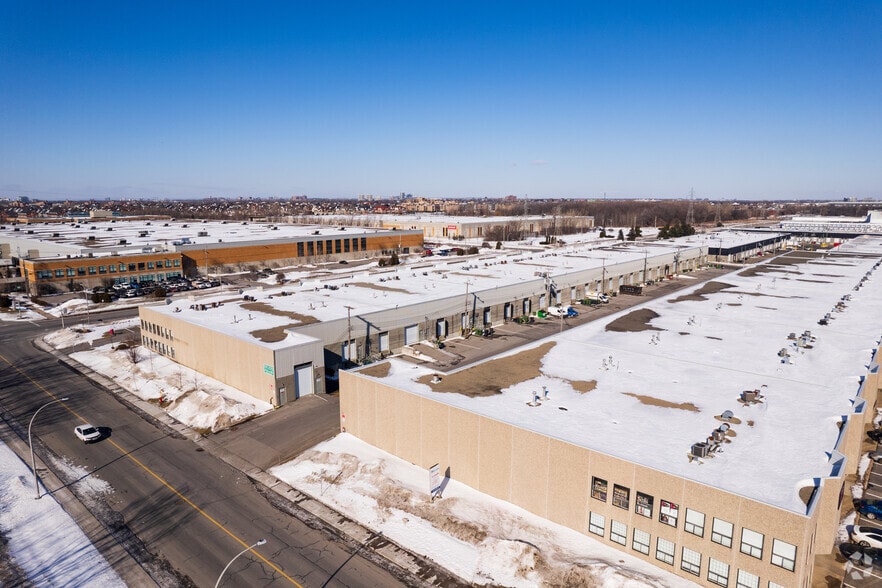 3580-3680 Boul Poirier, Montréal, QC à louer - Aérien - Image 2 de 4