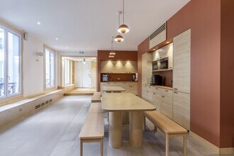 35 Rue Des Jeuneurs, Paris for lease Interior Photo- Image 2 of 7