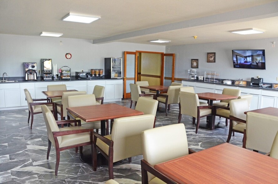 1150 E Linn St, Canton, IL for sale - Building Photo - Image 3 of 5