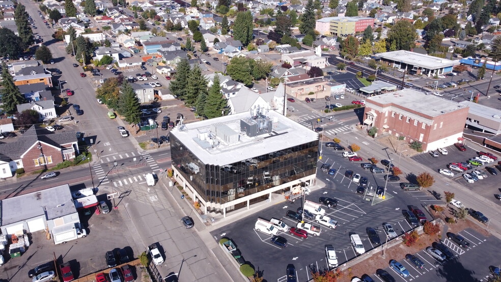 400 Warren Ave, Bremerton, WA à vendre - Photo du bâtiment - Image 3 de 8