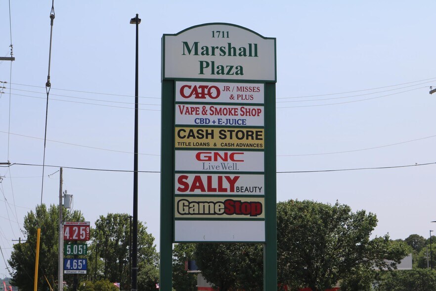 1711 N East End Blvd, Marshall, TX à louer - Photo du bâtiment - Image 3 de 9