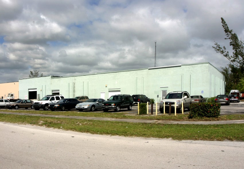 210 Newman Rd, Lake Park, FL à vendre - Photo du bâtiment - Image 3 de 9