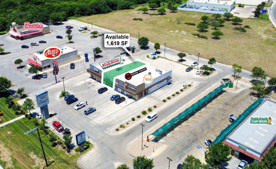 8815 Potranco Rd, San Antonio, TX à louer - Photo du bâtiment - Image 2 de 4
