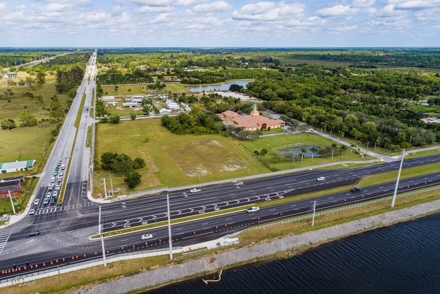 16670 Rembrandt Rd, Wellington, FL for sale - Building Photo - Image 2 of 3