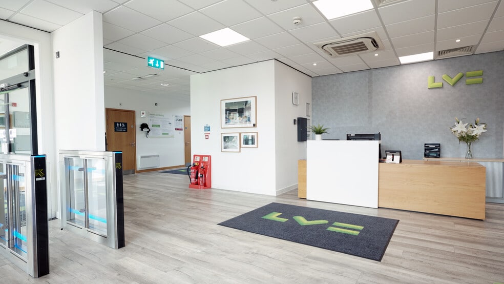 Emperor Way, Exeter for lease - Interior Photo - Image 2 of 15