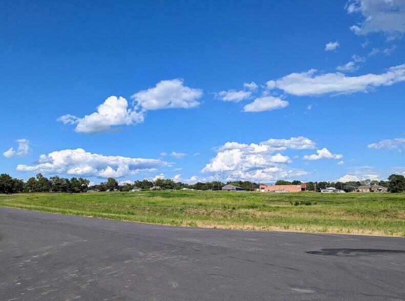 11800 Molly Pitcher Hwy, Greencastle, PA for sale - Primary Photo - Image 1 of 6