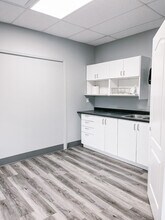 340-390 Saskatoon St, London, ON à louer Photo intérieure- Image 1 de 7