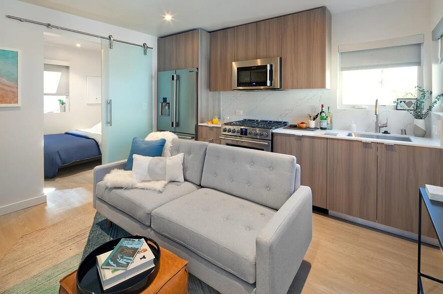 1446-1448 Yale St, Santa Monica, CA for sale - Building Photo - Image 3 of 32