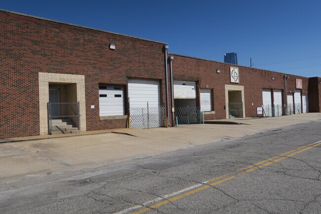 Plus de détails pour 921-925 SW 4th St, Oklahoma City, OK - Industriel à louer