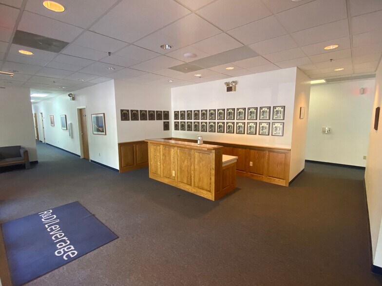 1013 SE Browning Ave, Lee's Summit, MO à louer - Photo intérieure - Image 2 de 5