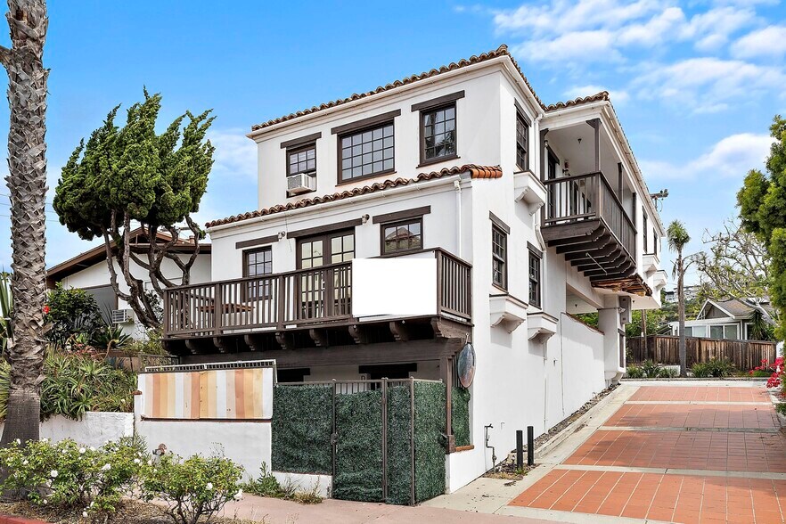 2011 S El Camino Real, San Clemente, CA à vendre - Photo du bâtiment - Image 2 de 9