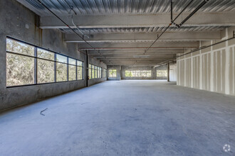 13008 N Telecom Pky, Tampa, FL for lease Interior Photo- Image 2 of 6