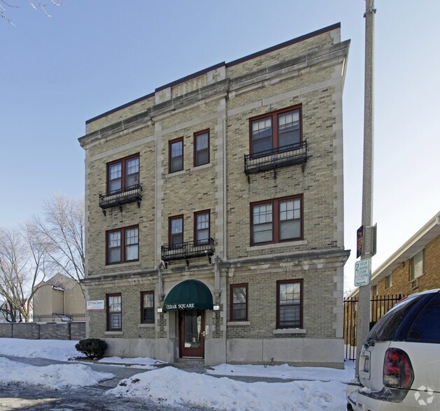 942 N 15th St, Milwaukee, WI à vendre - Photo du bâtiment - Image 2 de 2