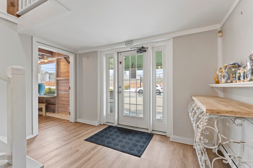 2049 Post Rd, Wells, ME à vendre - Photo du bâtiment - Image 3 de 21
